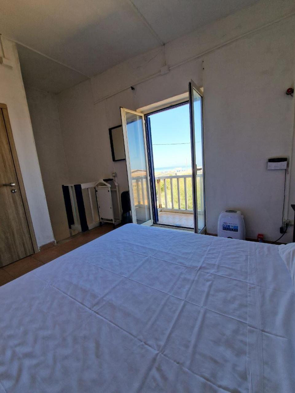 Beach Suites - By Lido Scalzone カステル・ヴォルトゥルノ エクステリア 写真