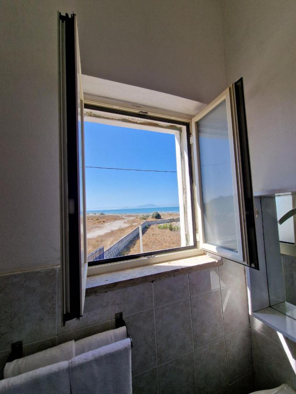 Beach Suites - By Lido Scalzone カステル・ヴォルトゥルノ エクステリア 写真